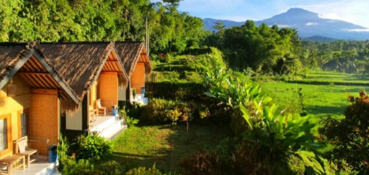 Aryasuta Bungalow Tetebatu Exterior photo